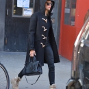 hailey-baldwin-shopping-in-nyc-11617-1.JPG
