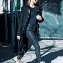 hailey-baldwin-shopping-in-nyc-11617-13.jpg