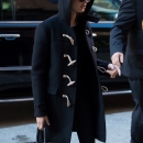 hailey-baldwin-shopping-in-nyc-11617-18.jpg