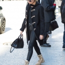 hailey-baldwin-shopping-in-nyc-11617-19.jpg