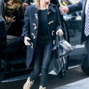 hailey-baldwin-shopping-in-nyc-11617-25.jpg