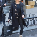 hailey-baldwin-shopping-in-nyc-11617-3.jpg