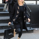 hailey-baldwin-shopping-in-nyc-11617-7.jpg