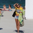 hailey2Bbaldwin2Bmon2Brelax2Bmiami2Bbeach2B4ZOWC7KwNBMx.jpg