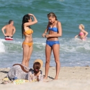 hailey2Bbaldwin2Bmon2Brelax2Bmiami2Bbeach2B6XbX1OxRe8Sx.jpg