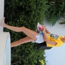 hailey2Bbaldwin2Bmon2Brelax2Bmiami2Bbeach2B77guCl1tC5-x.jpg