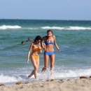 hailey2Bbaldwin2Bmon2Brelax2Bmiami2Bbeach2BAHiny8A62max.jpg