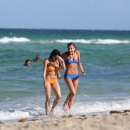 hailey2Bbaldwin2Bmon2Brelax2Bmiami2Bbeach2BAOztsSnUMbqx.jpg