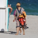 hailey2Bbaldwin2Bmon2Brelax2Bmiami2Bbeach2BUzknri3XloFx.jpg