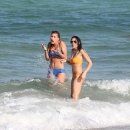 hailey2Bbaldwin2Bmon2Brelax2Bmiami2Bbeach2BkKxSj6l0yI0x.jpg