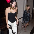 hqcelebcorner_28229_28129.jpg