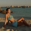 versace-dylan-turquoise-pour-femme-fragrance-campaign_mp40423.jpg