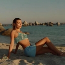 versace-dylan-turquoise-pour-femme-fragrance-campaign_mp40430.jpg