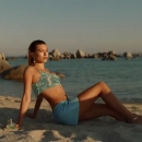 versace-dylan-turquoise-pour-femme-fragrance-campaign_mp40431.jpg