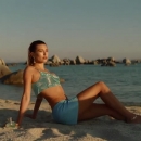 versace-dylan-turquoise-pour-femme-fragrance-campaign_mp40434.jpg