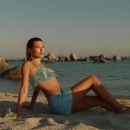 versace-dylan-turquoise-pour-femme-fragrance-campaign_mp40435.jpg