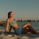 versace-dylan-turquoise-pour-femme-fragrance-campaign_mp40463.jpg