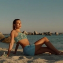 versace-dylan-turquoise-pour-femme-fragrance-campaign_mp40465.jpg