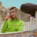 versace-dylan-turquoise-pour-femme-fragrance-campaign_mp40566.jpg