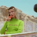 versace-dylan-turquoise-pour-femme-fragrance-campaign_mp40571.jpg