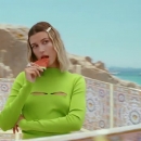versace-dylan-turquoise-pour-femme-fragrance-campaign_mp40576.jpg