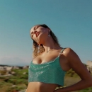 versace-dylan-turquoise-pour-femme-fragrance-campaign_mp41076.jpg