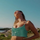 versace-dylan-turquoise-pour-femme-fragrance-campaign_mp41082.jpg