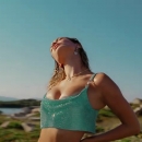 versace-dylan-turquoise-pour-femme-fragrance-campaign_mp41083.jpg