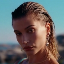 versace-dylan-turquoise-pour-femme-fragrance-campaign_mp41122.jpg