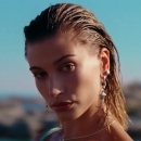 versace-dylan-turquoise-pour-femme-fragrance-campaign_mp41124.jpg
