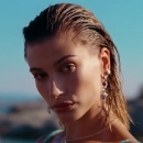 versace-dylan-turquoise-pour-femme-fragrance-campaign_mp41126.jpg