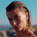 versace-dylan-turquoise-pour-femme-fragrance-campaign_mp41128.jpg