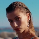 versace-dylan-turquoise-pour-femme-fragrance-campaign_mp41131.jpg