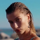 versace-dylan-turquoise-pour-femme-fragrance-campaign_mp41134.jpg