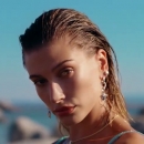 versace-dylan-turquoise-pour-femme-fragrance-campaign_mp41135.jpg
