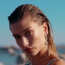 versace-dylan-turquoise-pour-femme-fragrance-campaign_mp41137.jpg