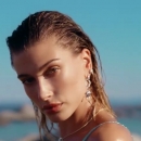 versace-dylan-turquoise-pour-femme-fragrance-campaign_mp41147.jpg