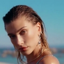 versace-dylan-turquoise-pour-femme-fragrance-campaign_mp41149.jpg