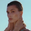 versace-dylan-turquoise-pour-femme-fragrance-campaign_mp41184.jpg