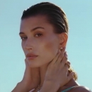 versace-dylan-turquoise-pour-femme-fragrance-campaign_mp41185.jpg