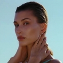 versace-dylan-turquoise-pour-femme-fragrance-campaign_mp41190.jpg