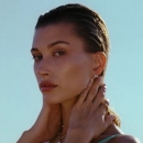 versace-dylan-turquoise-pour-femme-fragrance-campaign_mp41191.jpg