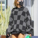 x17_hailey_baldwin_checker_111520_08.jpg