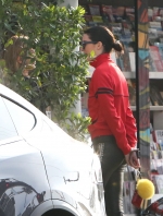 x17_kendall_jenner_ocean_031917_20.jpg